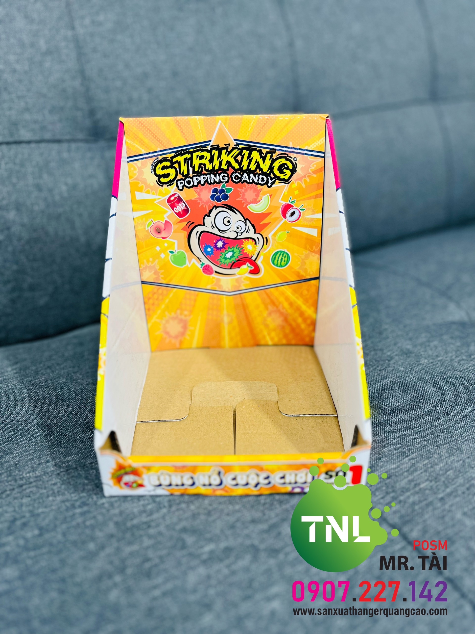 Kệ giấy Carton là gì? kệ giấy carton thường được gọi là kệ giấy lắp ráp. Kệ giấy Carton hiện được khá nhiều doanh nghiệp sử dụng để quảng cáo vì chúng có thông điệp lớn, cùng với thiết kế nhỏ gọn Kệ giấy lắp ráp đầy sáng tạo, việc sử dụng Kệ giấy lắp ráp đang được sử dụng khá rộng rãi trên thị trường. Nhận sản xuất số lượng ít – Hỗ trợ thiết kế miễn phí – SẢN XUẤT TRỰC TIẾP KHÔNG QUA TRUNG GIAN.