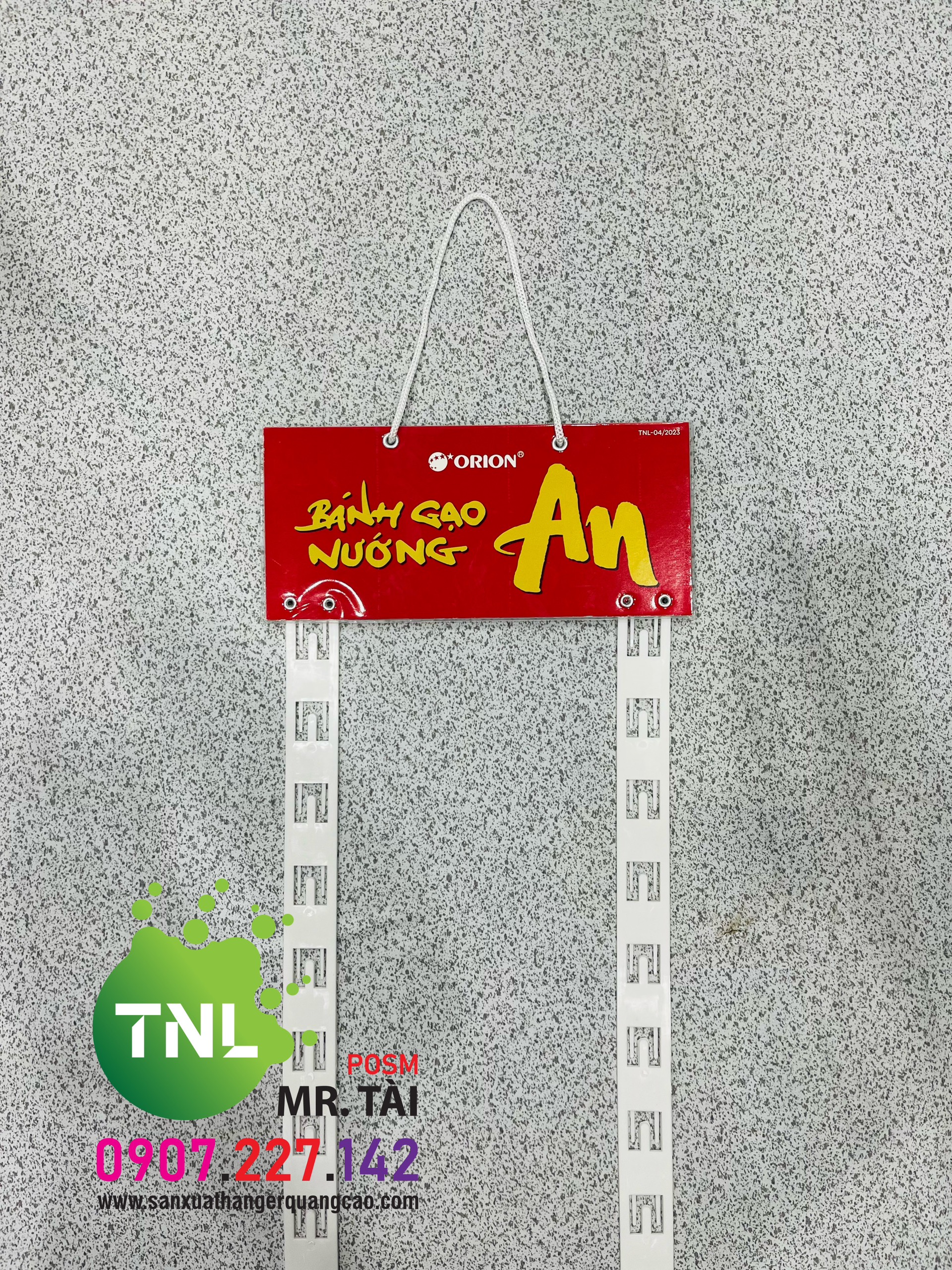 Vỉ treo dây nhựa ( Hanger dây nhựa )