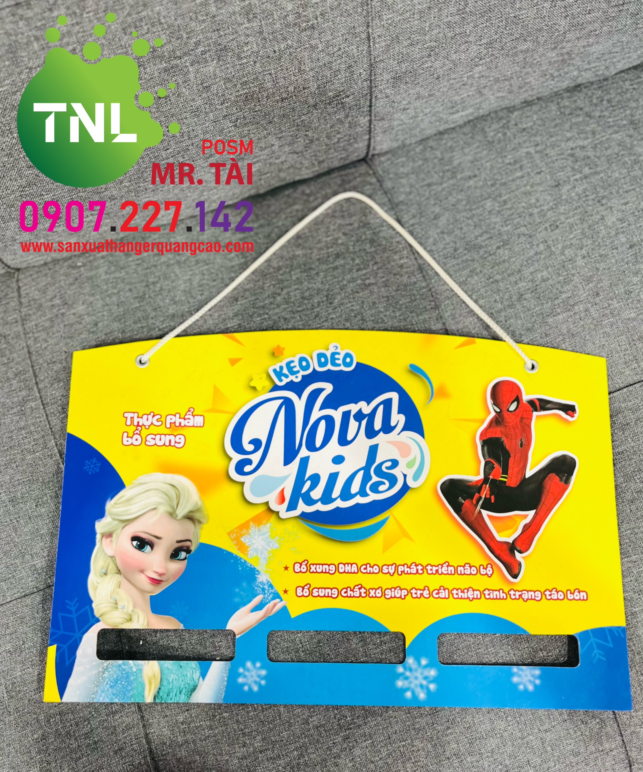 hanger giấy, vỉ treo giấy, vỉ treo quảng cáo, hanger giấy treo, hanger treo, hanger quảng cáo