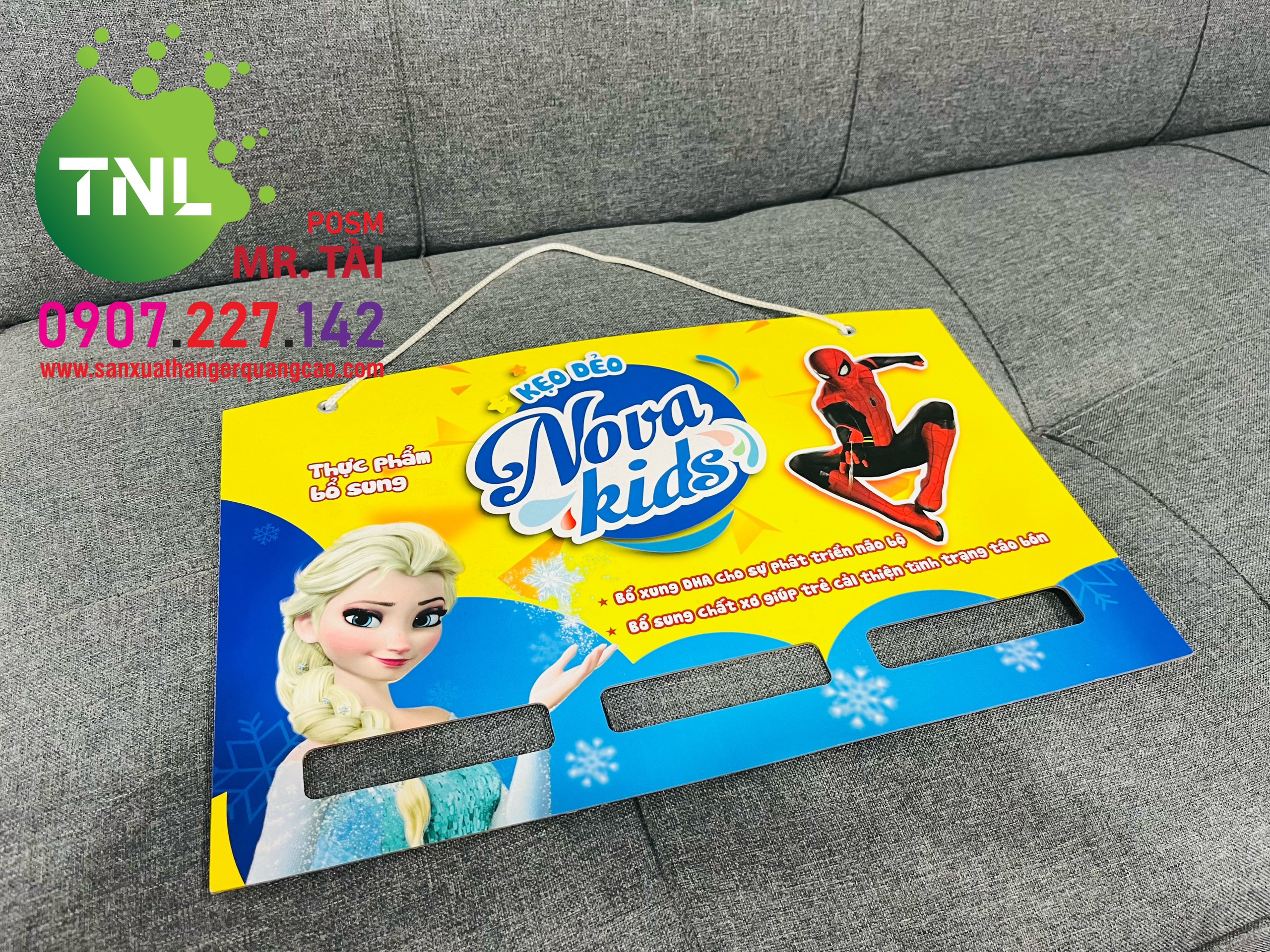 hanger giấy, vỉ treo giấy, vỉ treo quảng cáo, hanger giấy treo, hanger treo, hanger quảng cáo