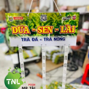 Vỉ treo dây nhựa hiện nay đang là vật phẩm được sử dụng khá rộng rãi khi doanh nghiệp muốn quảng bá, giới thiệu sản phẩm mới ra thị trường. Sử dụng vỉ treo dây nhựa giúp làm nổi bật và thu hút sự chú ý của người tiêu dùng tại cửa hàng, shop, siêu thị…. Thúc đẩy nhanh hơn về việc quảng bá thương hiệu sản phẩm tới tay người tiêu dùng